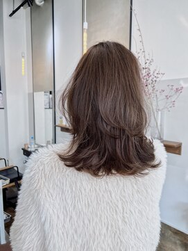 ニディー バイ デイジー(Nidee by Daisy) くびれ　グレージュ　レイヤー