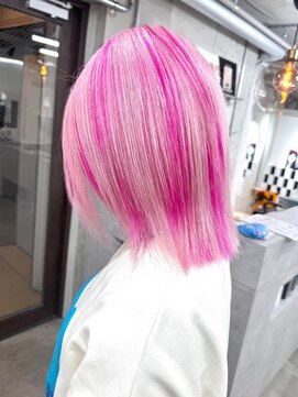 リル ラウム 原宿(LiL Raum) デザインカラーピンクカラー/原宿/ダブルカラー/レイヤーカット