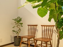 301の雰囲気（フロアとは別空間のゆったりとした広さのオシャレな待合席♪）
