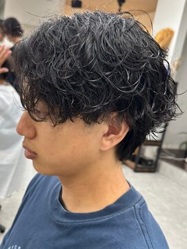 フゥ 宇都宮(FeU) メンズパーマシャドウパーマセンターパートメンズマッシュウルフ