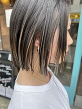 プリュム(plume) ルーツカラー×切りっぱなしボブ