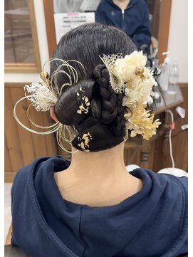 ティム(tim) airi 成人式ヘアセット/振袖ヘア/卒業式ヘア/袴ヘア/リボンヘア