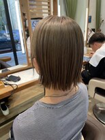 ローグ(Logue) 切りっぱなしボブ×オリーブベージュ
