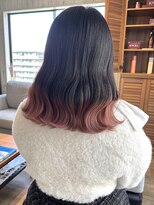 ルルズ(LULUS)&nbsp;ピンクグラデーションピンクエンドカラー京都駅ブリーチ赤髪ヘア