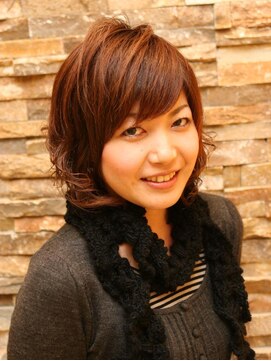 ズームアン(ZOOM un) スタイリング次第で色々な表情が楽しめる★ミステリアスカール★