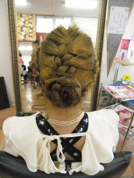 ヘアメイク プリンセス(Hair Make PRINCESS) 編み込みアレンジ