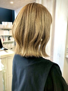 キャアリー(Caary) 福山美容室caaryぱつボブミルクティーベージュ