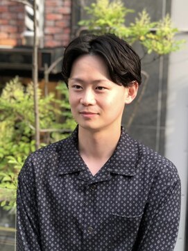 ルドローブラントオオサカ(LUDLOW BLUNT Osaka) 【LUDLOW BLUNT】センター分け ナチュラルパーマ