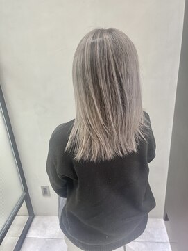 フェリア 渋谷(Feria) 【Feria渋谷】ホワイトベージュ/バレイヤージュ“石田幸輔”