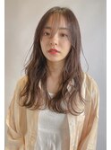 小顔◎韓国風くびれレイヤーカット×透明感ベージュ秋カラー
