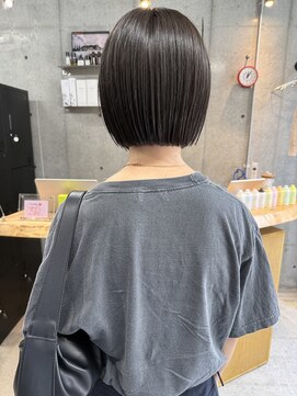 フィーカ(Fiika) ミニボブ/ボブ/グレージュ【本町】