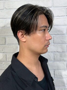 リコ 池袋東口店(Liko) センターパート メンズショート ハイライトカラー ブリーチ 30代