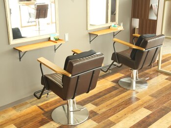 アグ ヘアー フィーノ 国府多賀城店(Agu hair fino)の写真/お子様連れのご来店もOK◎忙しいママ・パパも、ご家族で通いやすいサロン♪