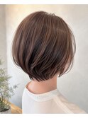 女性らしいフェミニンなショートスタイル