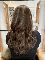 アドラーブル はなみずき店(adorable)&nbsp;大人可愛い♪ハイライト×外国人風ロングスタイル