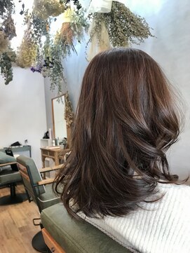 ヘアーサロン アンズ 個性を引き出すレットピンク