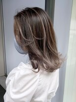 アイティー バイ アルバム 中野店(IT by ALBUM)&nbsp;バレイヤージュロブ_外ハネボブセクションカラー_ba397171