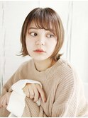外ハネ切りっぱなしボブ