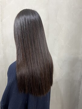 モノ アンド イニ(Mono & inni) 縮毛