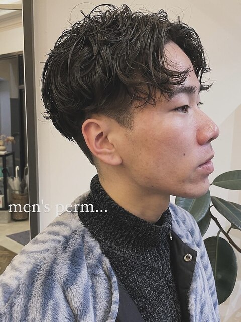 コンマヘアツーブロックマッシュカルマパーマノーセットマッシュ