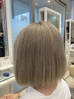 ビス ヘア アンド ビューティー 西新井店(Vis Hair＆Beauty) 大人可愛い丸みボブホワイトベージュ