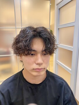 アクイール イストワール(Accueillir Histoire) 波巻きパーマ