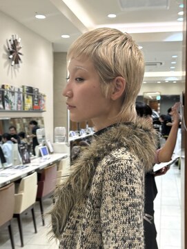 ピークアブー アヴェダ アトレ恵比寿(PEEK-A-BOO AVEDA) ハイトーンカラー/ウルフカット/ネオウルフ/ケアブリーチ/20代