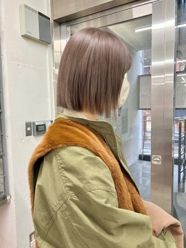 ソー(so.) 中明度グレージュ/切りっぱなしボブ/タッセルボブ/ミニボブ/横浜