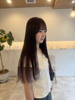 ウタリ(utari)&nbsp;夏でも映える深みレッド【難波 桜川/髪質改善】