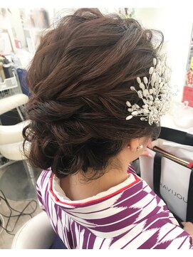 セットサロン フルール(Fleur) ウェーブ巻きシニヨン