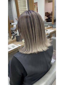 ジゼル(gisele) (小山)グレージュ