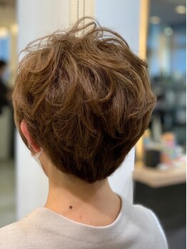 ムーヘアー MOU HAIRの写真/白髪をしっかり染めつつ、トリートメントで最上級の艶感へ♪髪の悩みも女性Stylistへ気軽にご相談下さい！