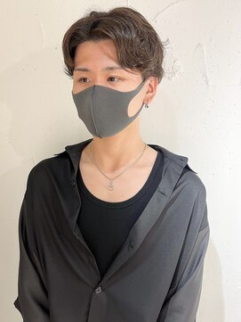 ラミエ バイ メルト 吉祥寺(lamie by melt) "久保田"メンズカットセンターパートカルマパーマ刈り上げなし