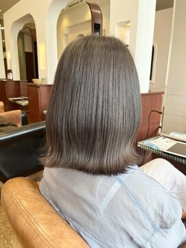 ブランシェ JR勝川駅南口店(BRANCHE) ミルクティーベージュ