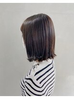 フェアリーテール 高坂店&nbsp;ナチュラル外ハネが映える◎艶感切りっぱなしミディ