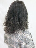 ミーティア バイ クアトロ(Meteor By QUATRO) 透明感のある暗髪グレージュ