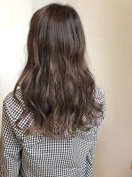 ヘアリラクゼーションリノ (Hair Relaxation Lino) 透明感抜群のシルバーアッシュ