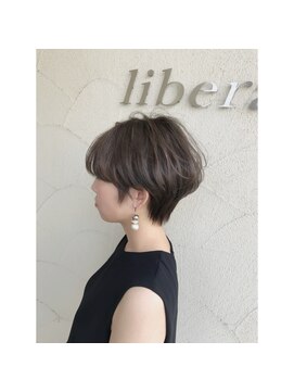 リベラル(liberal) ハンサムショートママさん hair江嶋亜希/シークレットハイライト