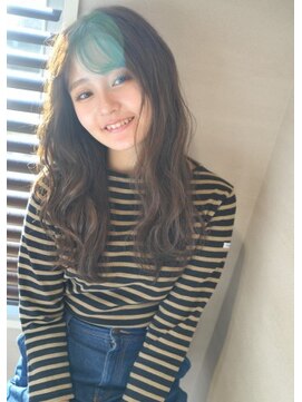 カフネ(CAFUNE) セミロング無造作ウェーブ