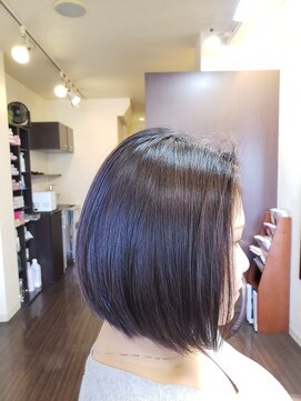 ヘアメイク ビス(Hair Make Bis.) 前下がりボブ