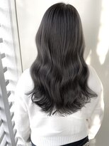 ジーナ 福岡千早(Zina)&nbsp;【福井崇洋】艶カラー/カーキグレージュ/ロブヘア/20代30代40代