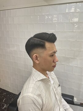 メリケンバーバーショップ フクオカ(MERICAN BARBERSHOP FUK) かき上げヘアショートレイアーくせ毛風パーマコンマヘアS20