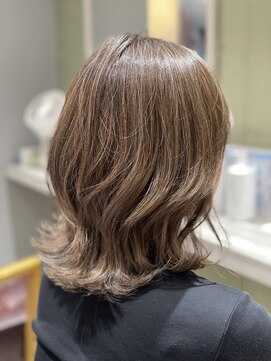 イーラ(era) 白髪ぼかしハイライト