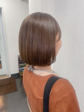 ジェナ(Jena) グレーベージュの3Dカラー