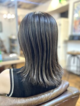 ワン エイティー ディグリース 恵比寿(180°One Eighty Degrees.) ナチュラルハイライト/細めハイライト/涼しげベージュ