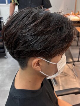 シーフ 千葉(Cyf) フェザーショート/フェザーパーマ/フェード/千葉駅/森茂樹