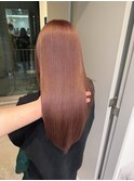ピンクベージュ