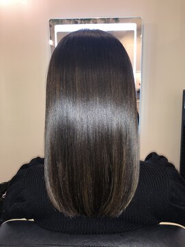 アールサロン アオヤマ(Rr SALON AOYAMA) プラチナミネコラストレート