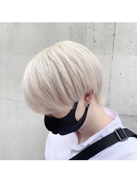 アクト(ACT) 韓国風グクテテヘア/ハイトーンカラー/ホワイティアッシュ