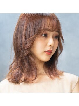 シン(shin) ベージュピンクで韓国風ミディ